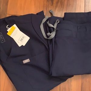 FIGS Navy Scrubs Set S Catarina NWT Top Livingston